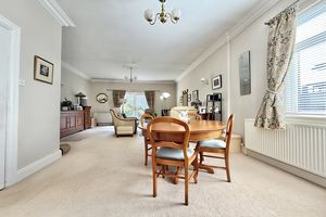 24' Living Room- click for photo gallery